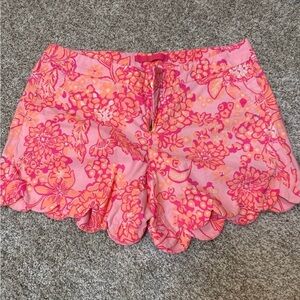 Lily Pulitzer shorts size 6.